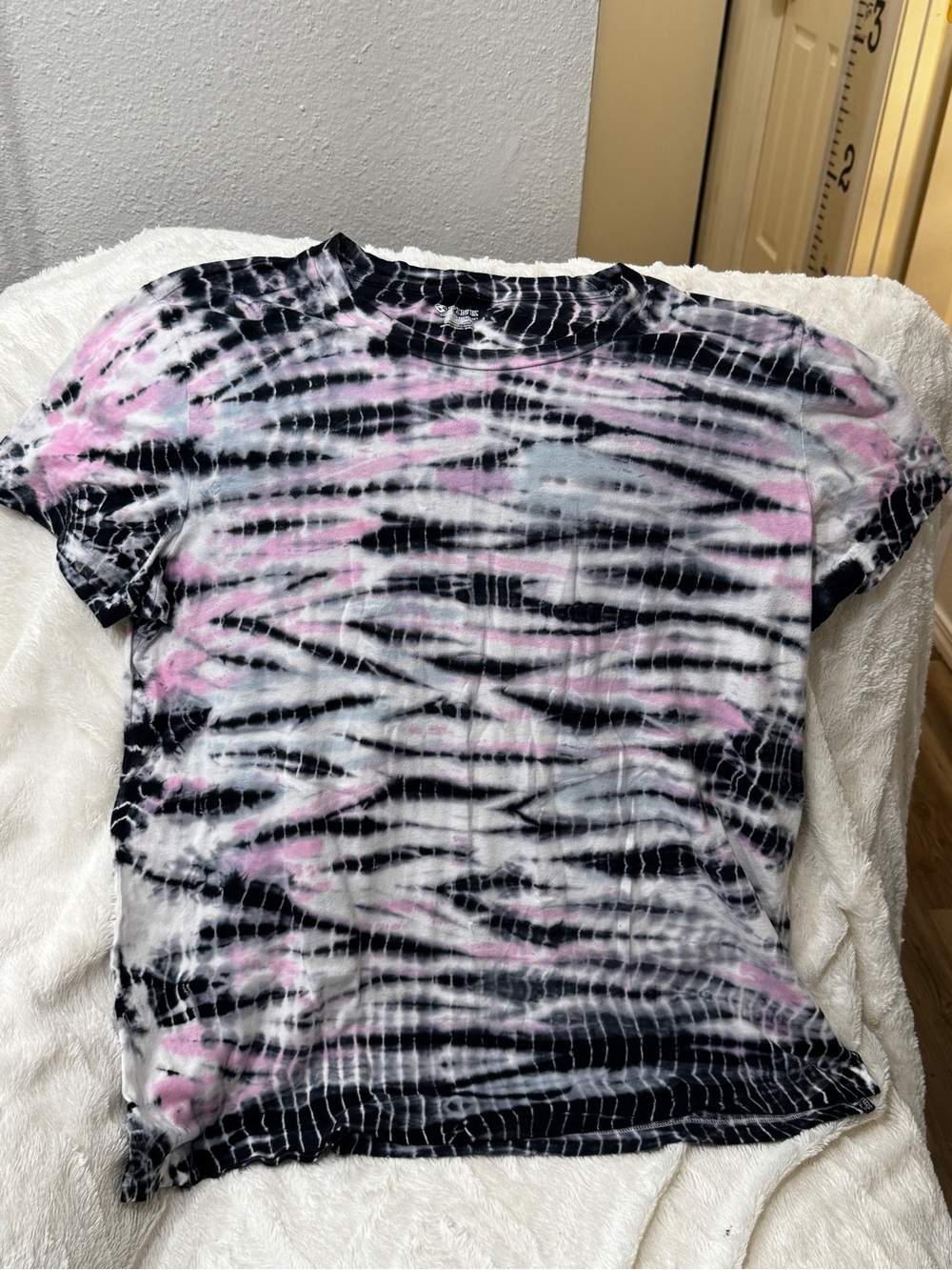 PINK Victoria's Secret Black & Pink Tie-Dye Short Sleeve Tee